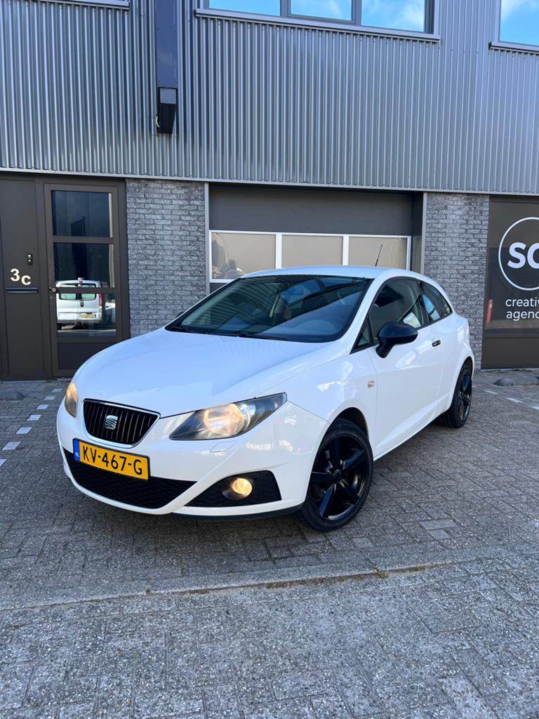Seat Ibiza 1.2 51KW 2011 Wit, Voorwielaandrijving, Stof, 1198 cc, Handgeschakeld