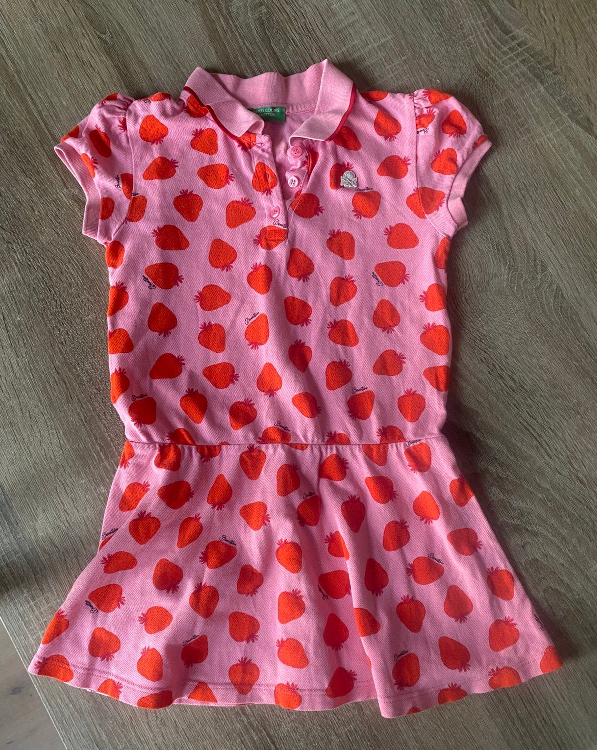 Aardbeien jurkje Benetton maat 116, Ophalen of Verzenden, Zo goed als nieuw, Meisje, Jurk of Rok