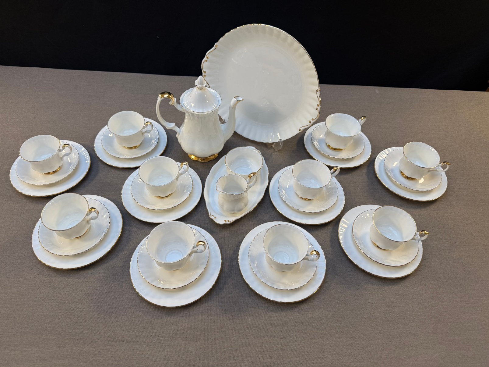 Royal Albert Val Dor koffieseries - kop en schotel borden, Ophalen of Verzenden