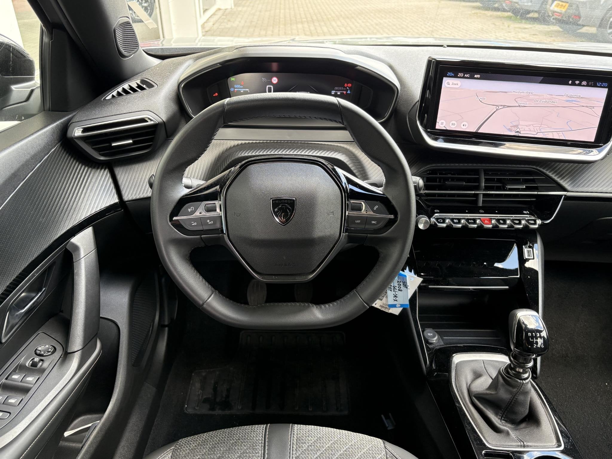 Foto 8 van Peugeot 2008 1.2T 100pk Allure | Achteruitrijcamera | Naviga