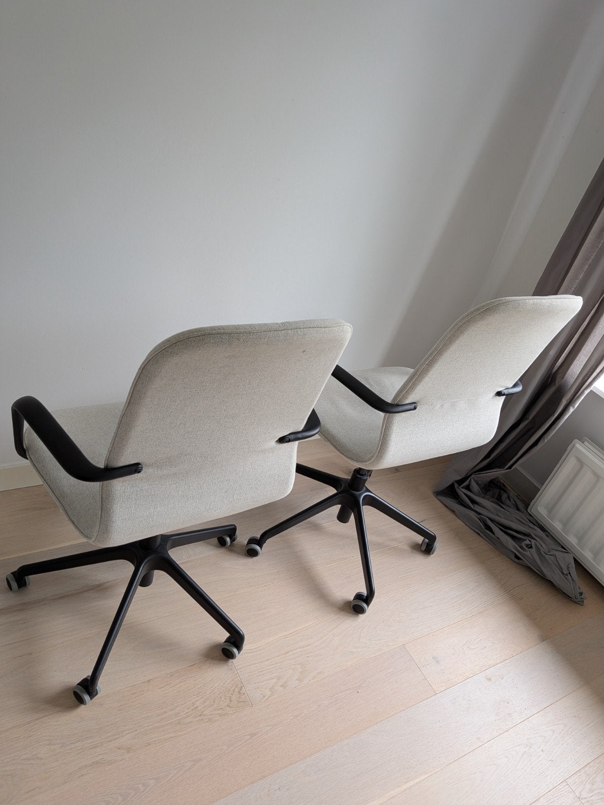 Ikea Langfjall stoelen beige/zwart, Ophalen, Twee, Zwart, Zo goed als nieuw