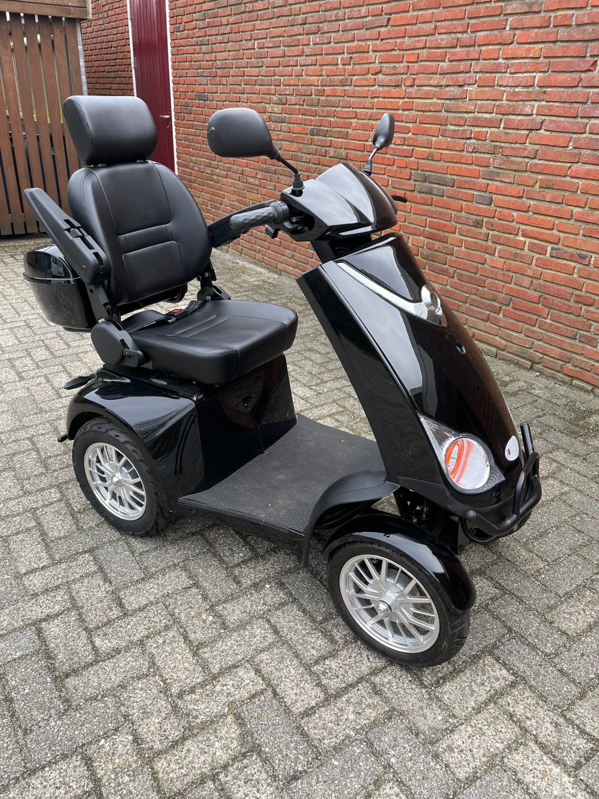 Stoere 4-wiel scootmobiel Astrixx (sept 2025)- z.g.a.n., Ophalen, Zo goed als nieuw