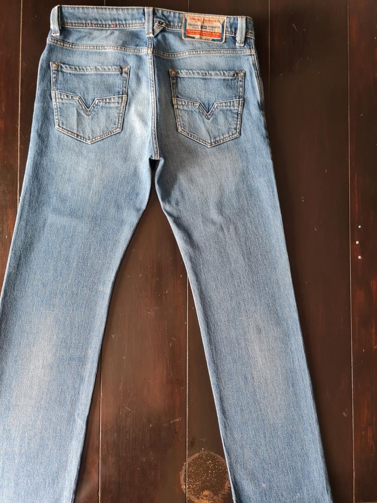 ZGAN DIESEL LARKEE REGULAR STRAIGHT STRETCH JEANS SIZE 34, Diesel, Blauw, Ophalen of Verzenden, Zo goed als nieuw
