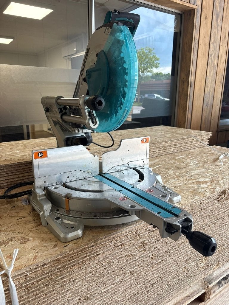 Makita afkortzaag - LS1219L - In goede staat / Jong gebruikt, Ophalen, Gebruikt, Afkortzaag, 30 tot 70 mm