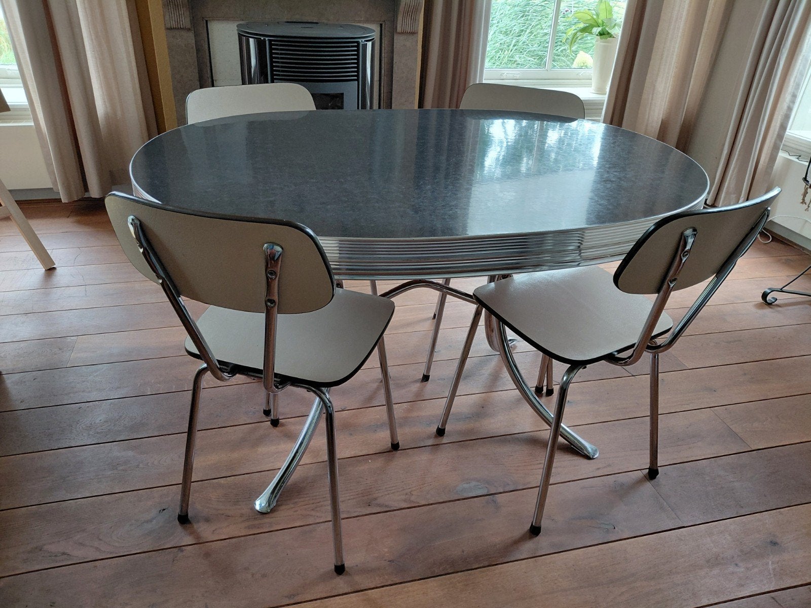 Jaren '50 dinerset met donkergrijs formica blad, Huis en Inrichting, Tafels | Eettafels, Ophalen, Gebruikt, 100 tot 150 cm, 50 tot 100 cm