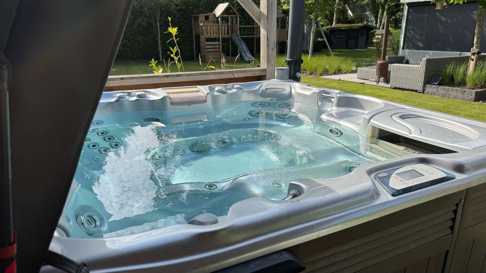 Sundance Jacuzzi 880 series, Tuin en Terras, Bubbelbaden en Hottubs, Ophalen, Zo goed als nieuw, Trap, Vast