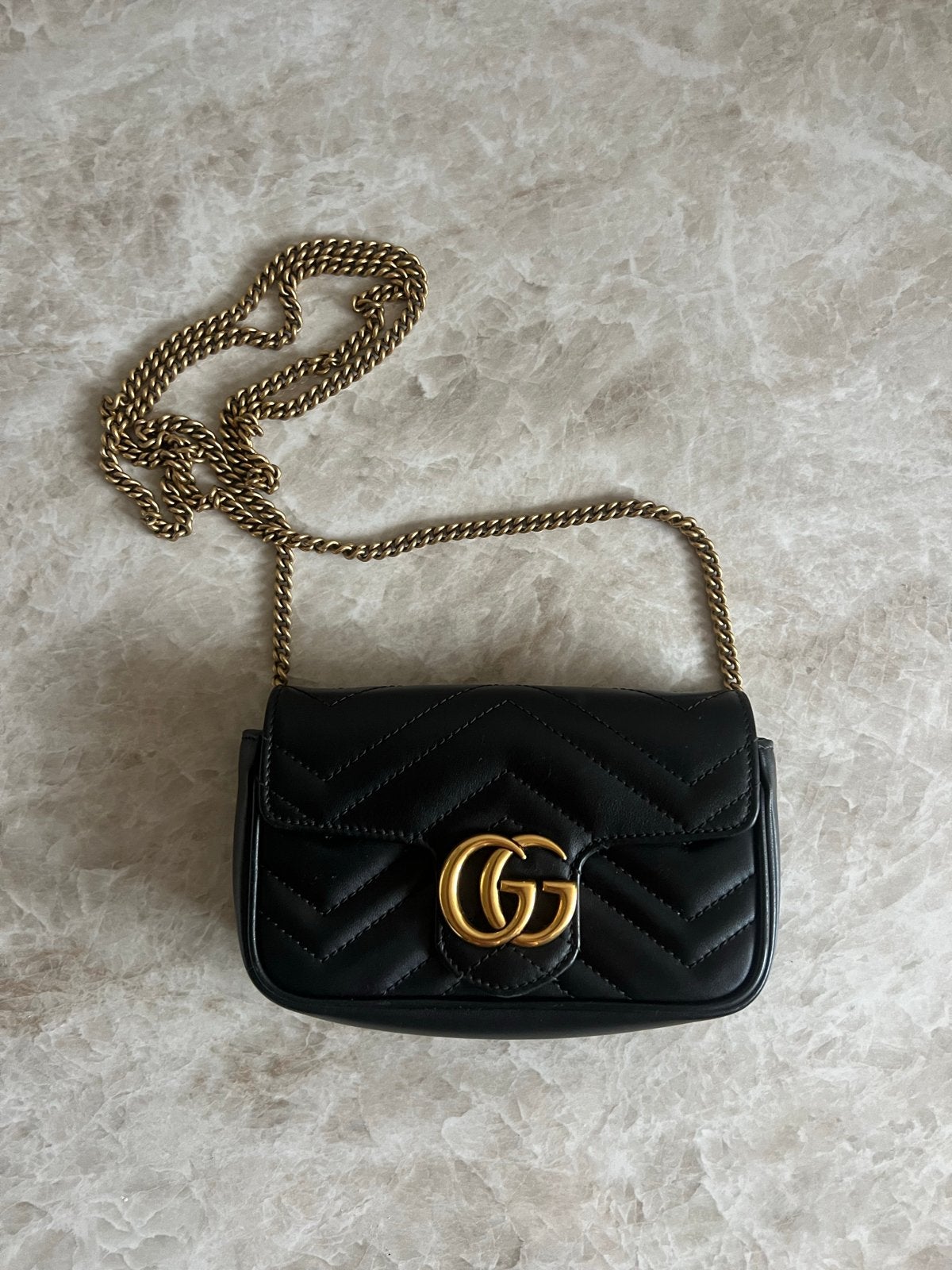 Zwart Gucci GG Marmont tasje met gouden details, Ophalen, Zo goed als nieuw, Zwart, Schoudertasje
