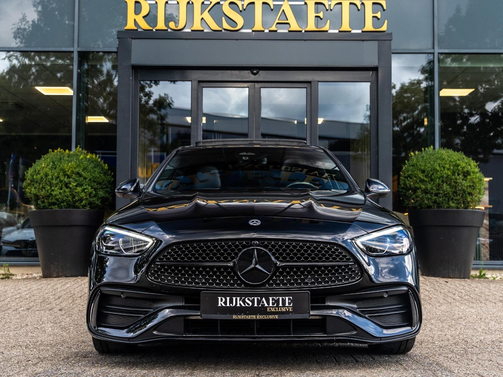 Mercedes C-klasse 300e Business Line|PANO|BURMESTER|360°|AC, Automaat, Achterwielaandrijving, Met garantie (alle), Leder en Stof