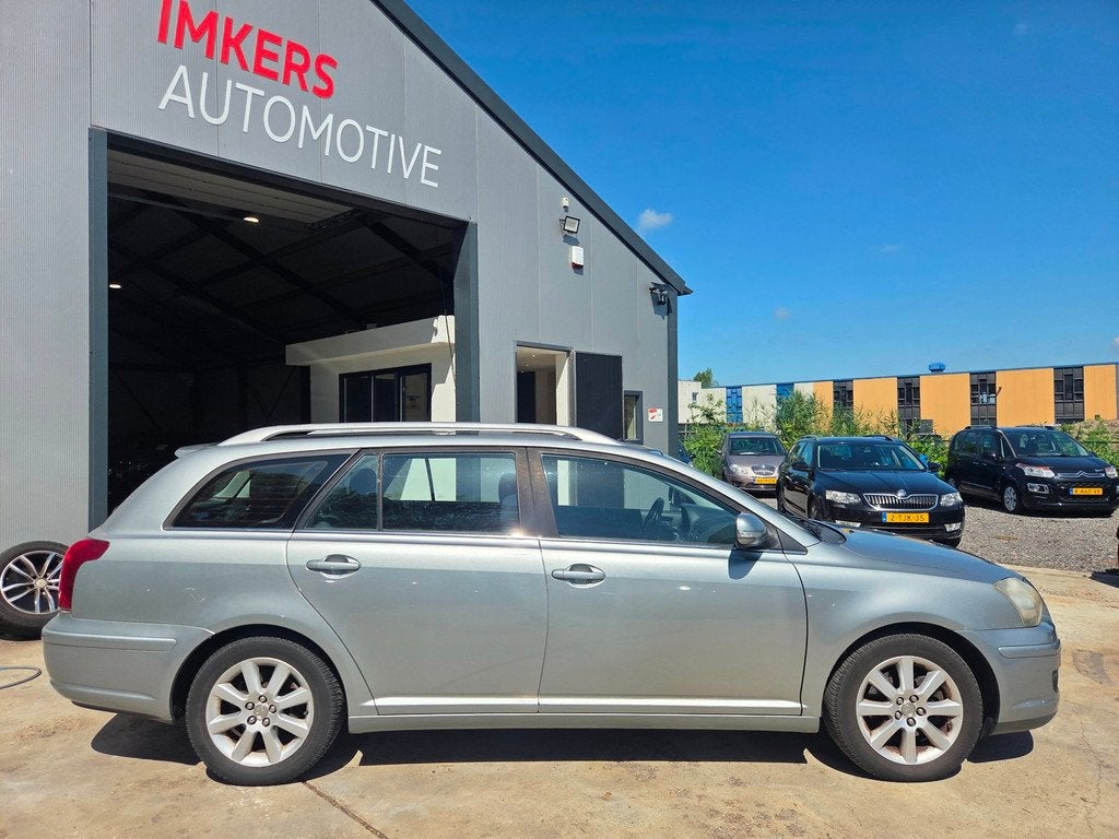 Toyota Avensis Wagon 2.0 D-4D-F Luna, Auto's, Toyota, 1998 cc, 4 cilinders, Origineel Nederlands, Euro 4
