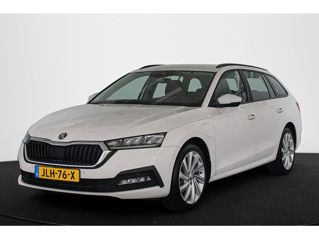 Skoda Octavia Combi 1.4 TSI iV PHEV Business Edition SOH 97%, Auto's, Skoda, Automaat, Gebruikt, 4 cilinders, Parkeersensor