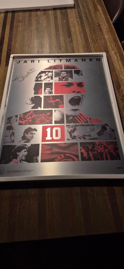 Jari Litmanen Gesigneerde Fotocollage op Aluminium, Verzamelen, Sportartikelen en Voetbal, Ophalen of Verzenden, Ajax, Shirt
