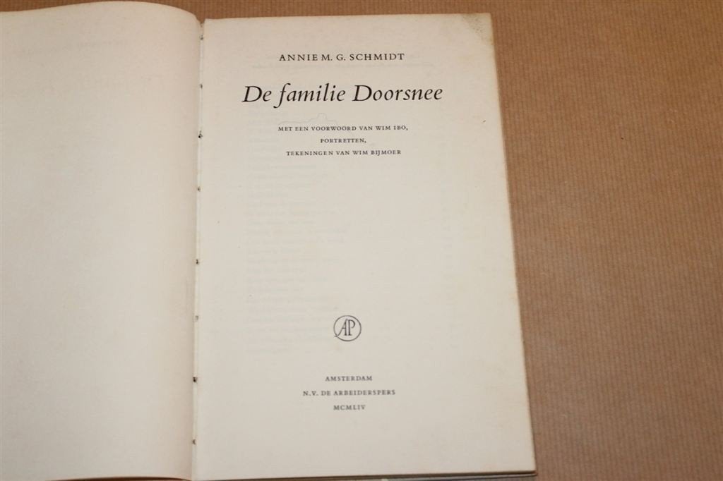 De familie Doorsnee. Annie M.G. Schmidt. 1954. Hardcover., Ophalen of Verzenden, Gelezen, Personen