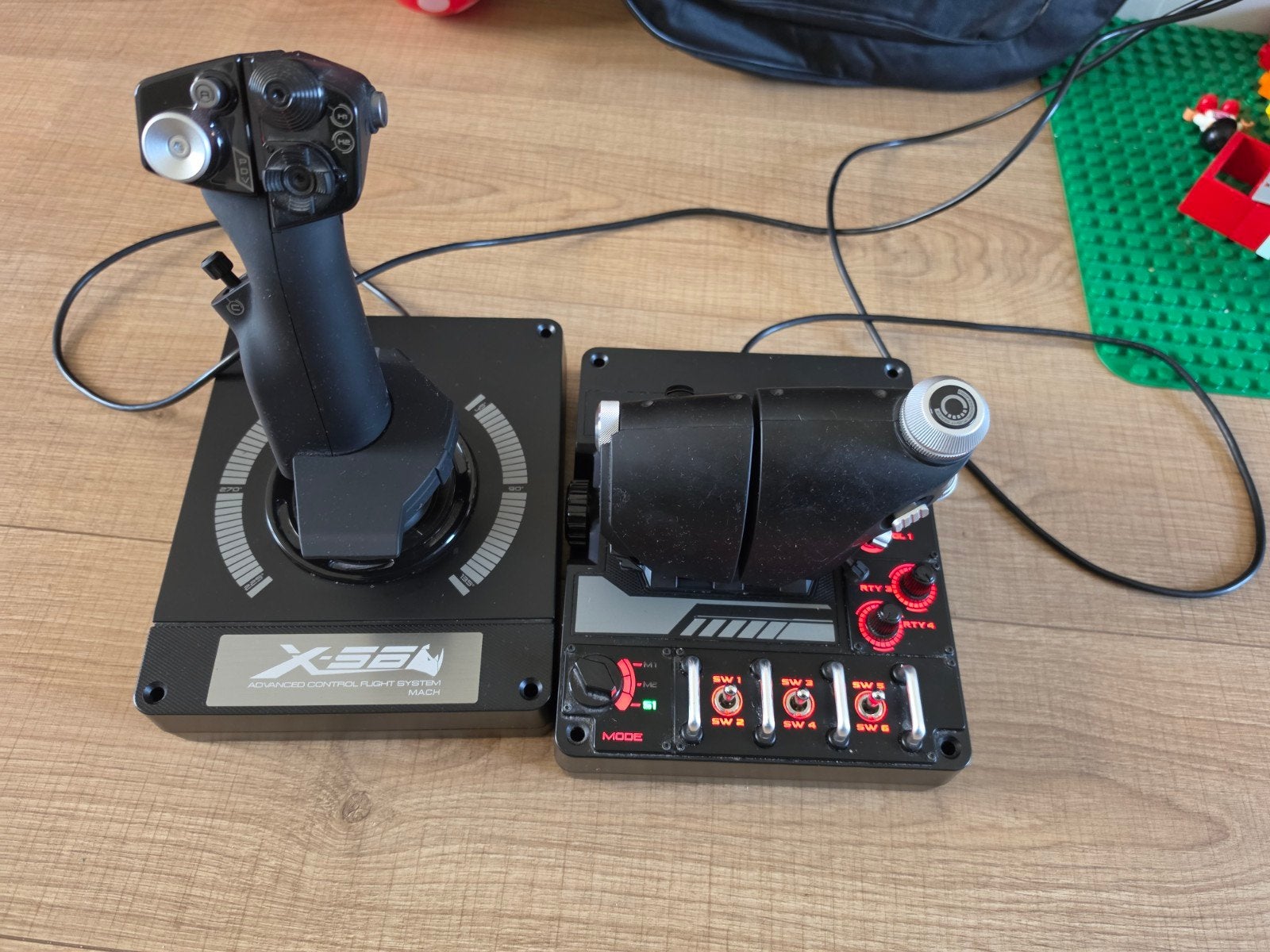 Saitek X56 H.O.T.A.S. Flight Stick en Throttle, Spelcomputers en Games, Zo goed als nieuw, PC, Overige typen, Overige merken