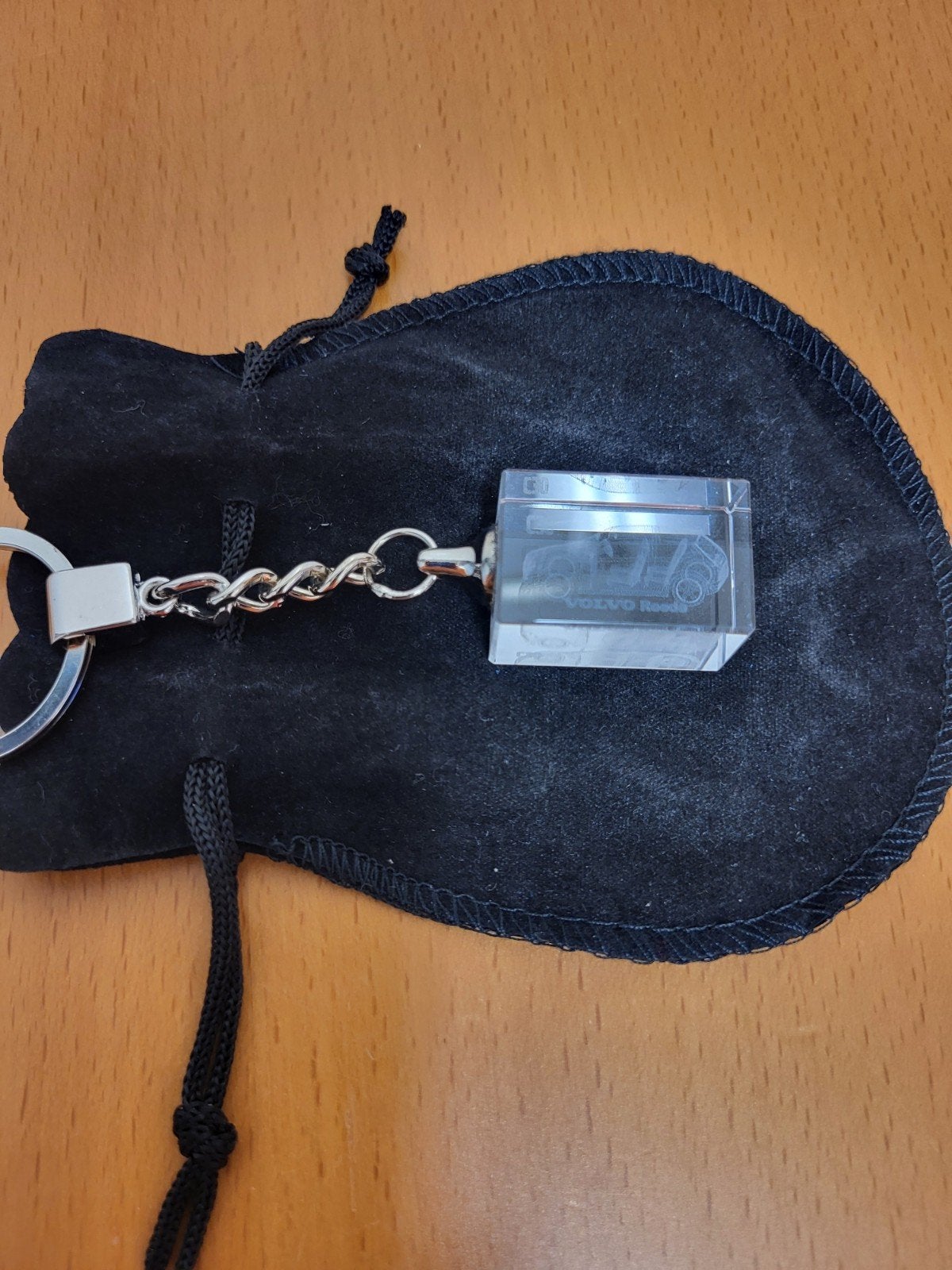 Volvo C30 Glazen Sleutelhanger met Hologram en Zakje, Ophalen of Verzenden