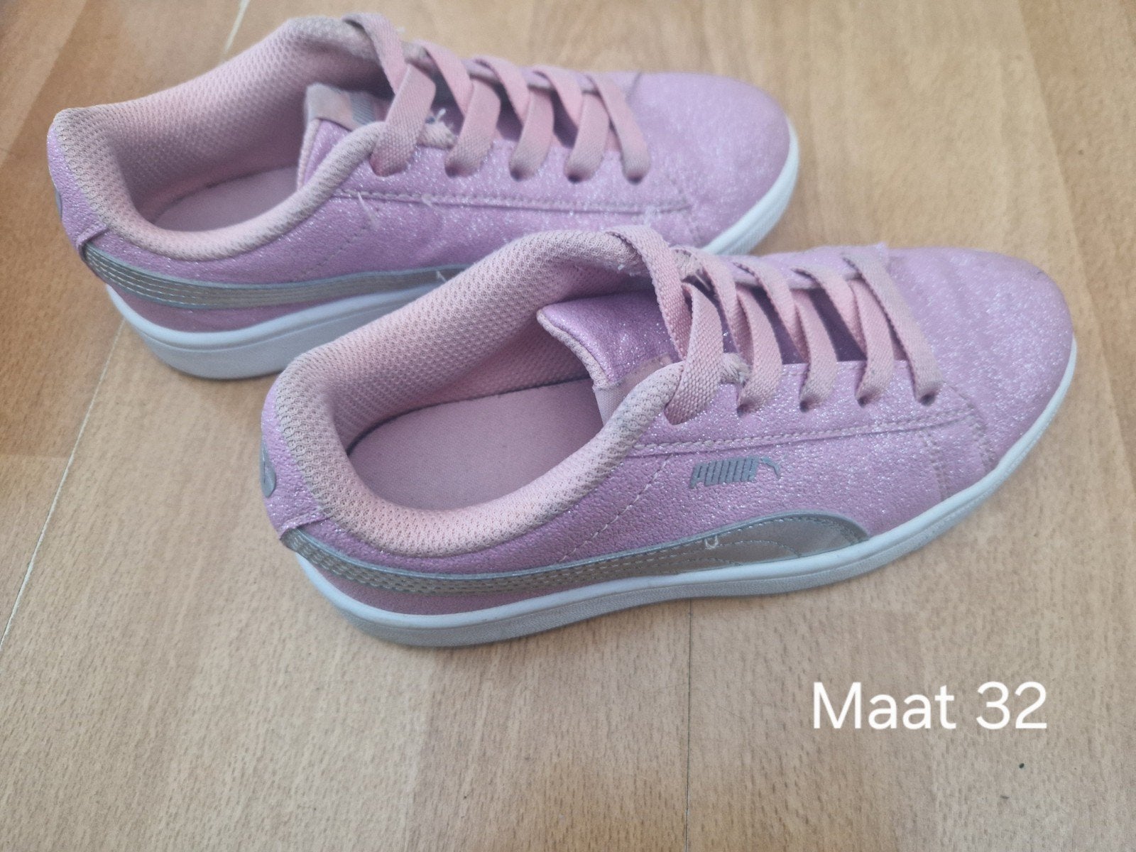 Maat 32 roze glitter puma.  Alleen gepast, Ophalen of Verzenden, Meisje