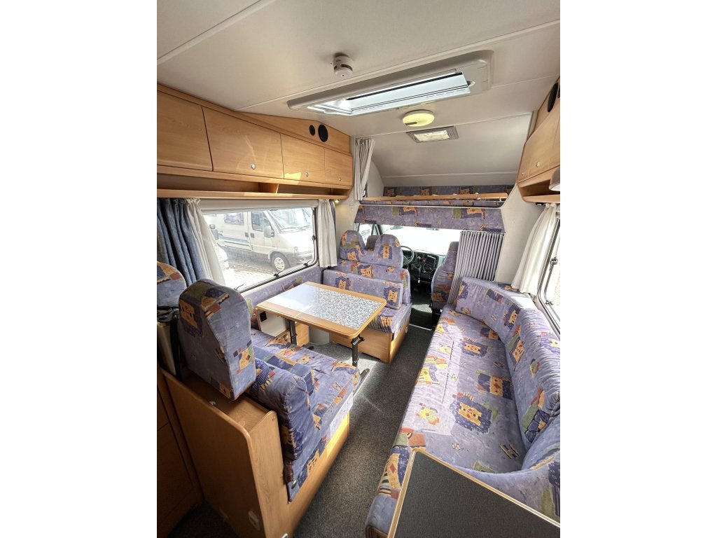 Foto 13 van Knaus Sun Traveller 605MF 6-Persoons Fiat Ducato 2.8JTD