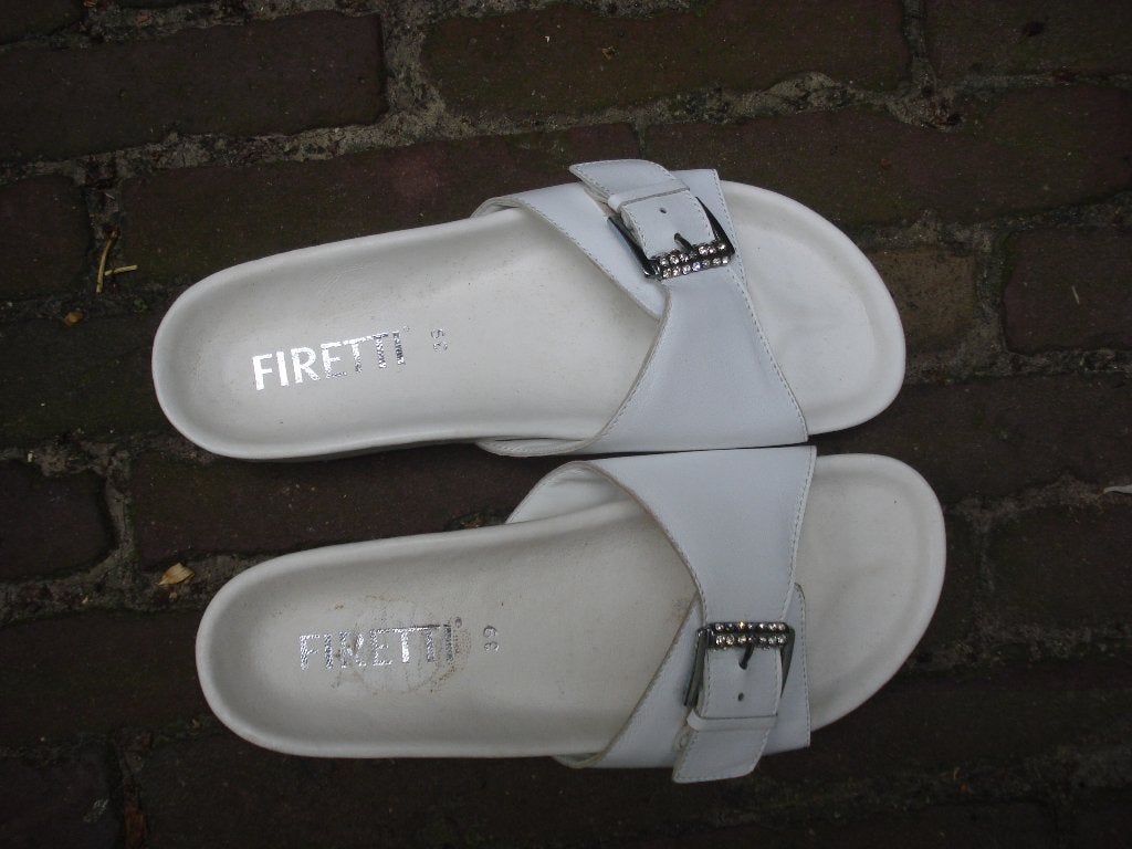 FIRETTI SLIPPERS 39 WIT NIEUW GRATIS VERZENDING PER POST, Slippers, Verzenden, Wit, Nieuw