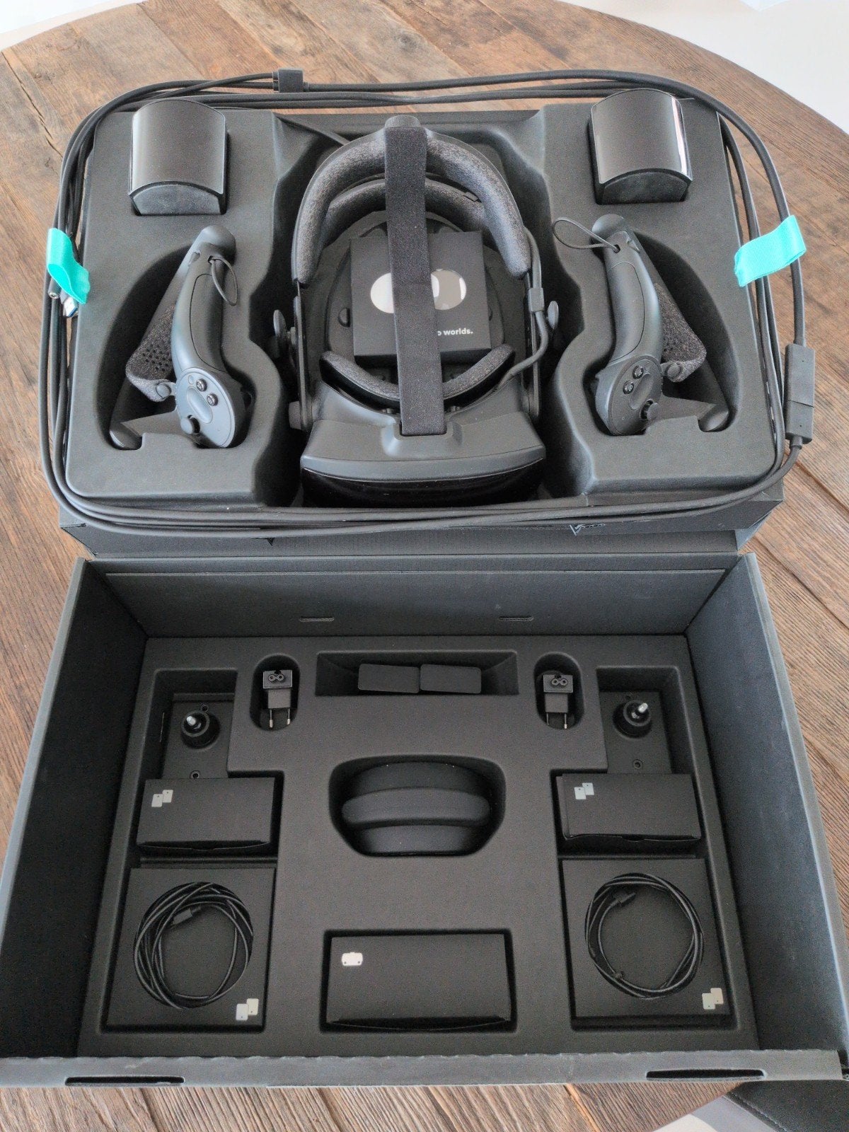 Valve Index VR Kit - Compleet en hygiënisch, Spelcomputers en Games, Virtual Reality, Ophalen of Verzenden, Zo goed als nieuw