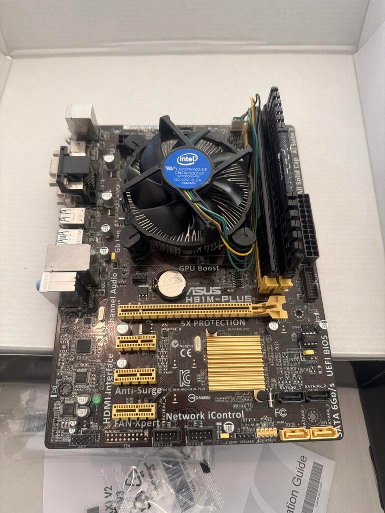 ASUS H81M-PLUS Moederbord met Intel CPU Koeler, Computers en Software, Moederborden, Gebruikt, Intel, DDR3, Ophalen of Verzenden