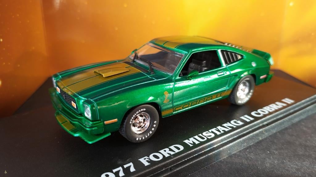 Ford Mustang 2 Cobra 2 1977 1:43 Greenlight Pol, Hobby en Vrije tijd, Modelauto's | 1:43, Overige merken, Auto, Verzenden, .