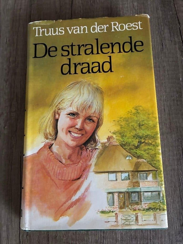 Truus van der Roest - De stralende draad, Boeken, Ophalen of Verzenden, Gelezen, Truus van der Roest