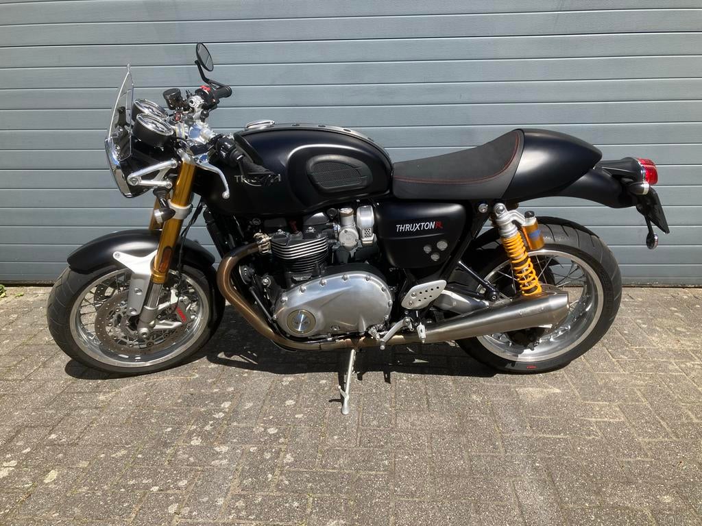 Triumph Thruxton 1200R Zwart - 2016, Motoren, 2 cilinders, Motorrijbewijs A, Gebruikt, Particulier
