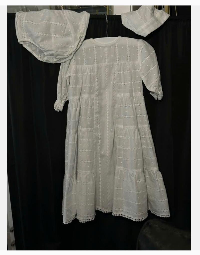 Vintage antiek broderie jurk met mutsje en broekje, Antiek en Kunst, Ophalen of Verzenden
