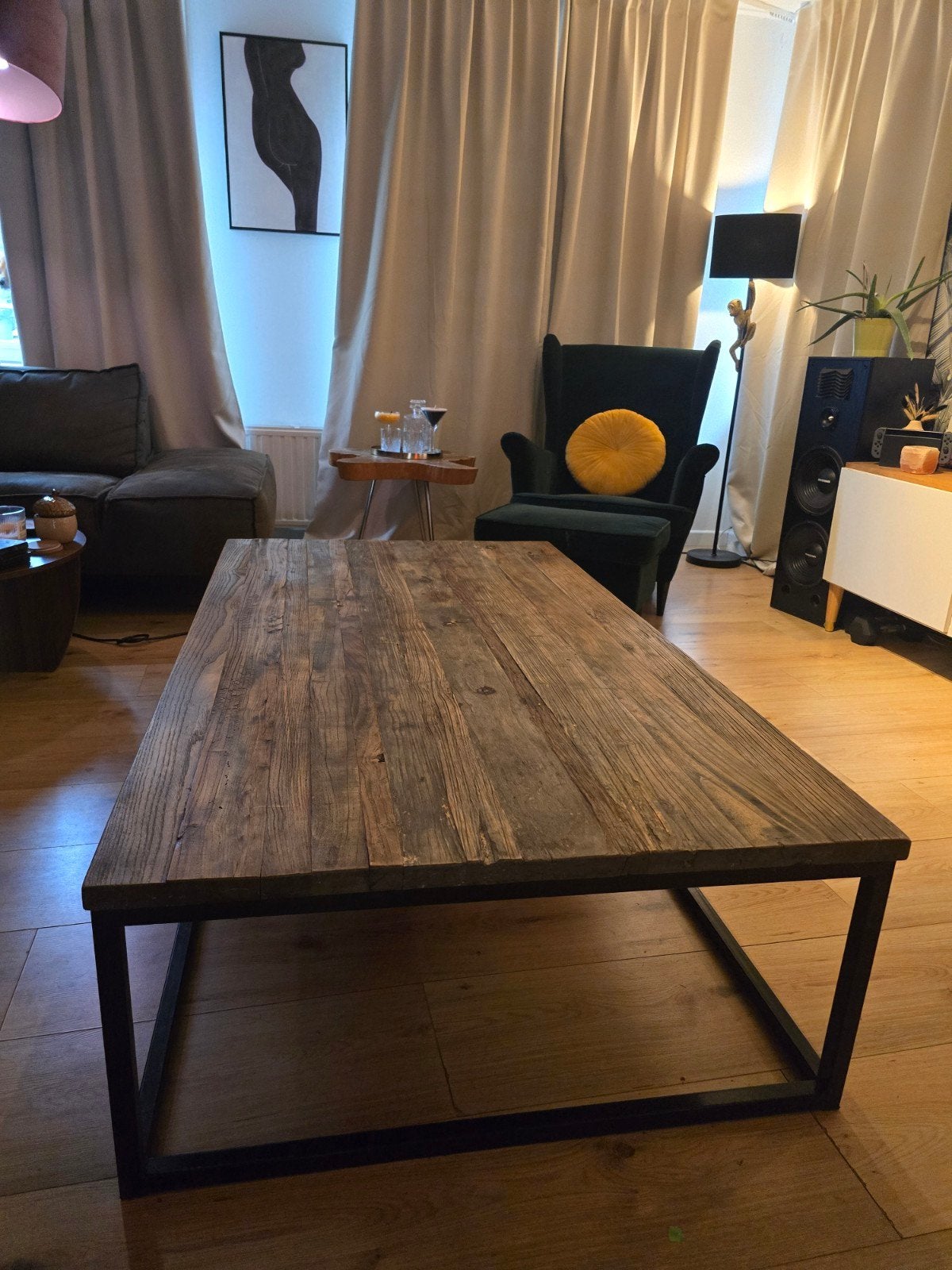 Grote massief houten salontafel met zwart stalen onderstel, Overige houtsoorten, Zo goed als nieuw, 150 tot 200 cm, Industrieel