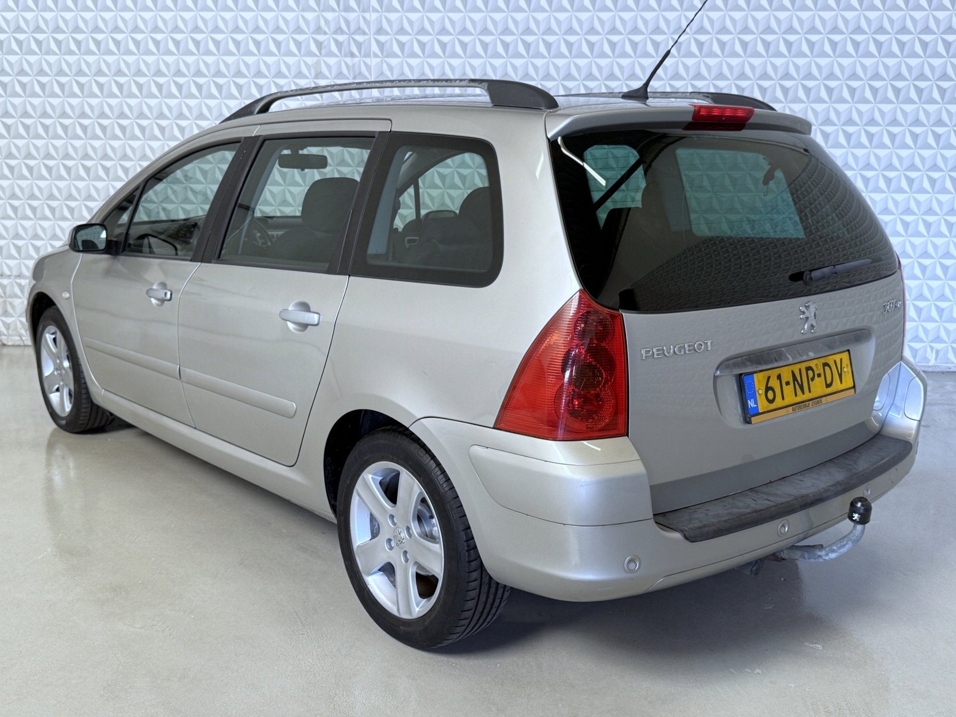 Peugeot 307 SW 1.6 16V Pack CLIMA-CRUISE-PANORAMA-TREKHAAK (, Gebruikt, 4 cilinders, Origineel Nederlands, Handgeschakeld