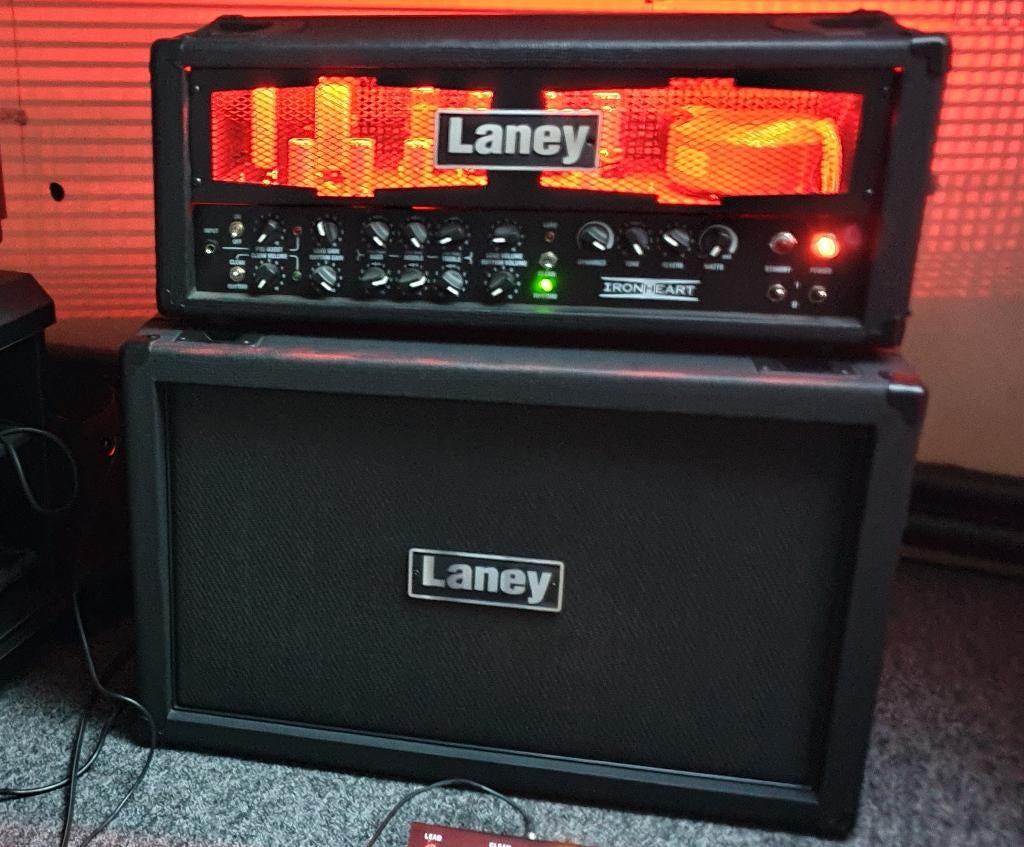 Laney IRT 120 + cabinet + footswitch, Ophalen, Gebruikt, 100 watt of meer