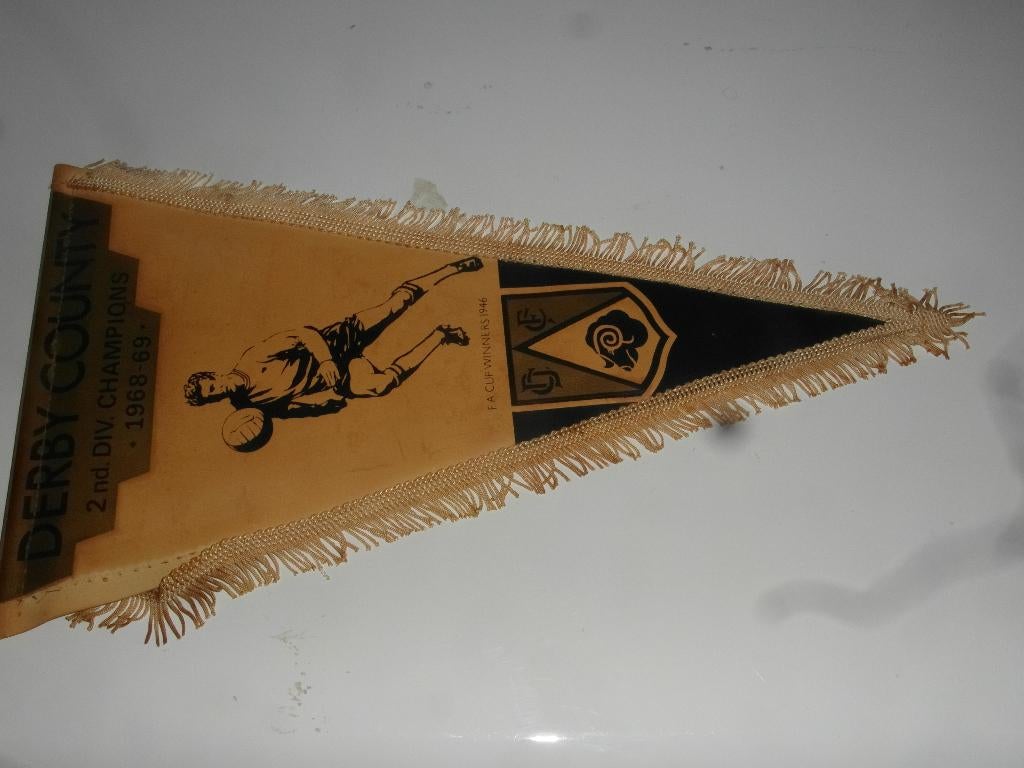 voetbal vaantje derby county  kampioen 2e divisie 1969, Ophalen of Verzenden, Gebruikt, Buitenlandse clubs, Vaantje of Sjaal