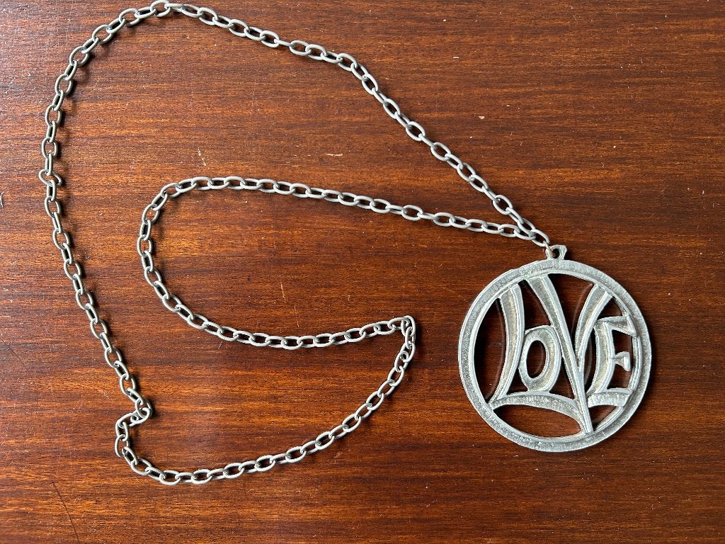 vintage hippie ketting LOVE jaren 60, Gebruikt, Verzenden, Zilver, Overige materialen