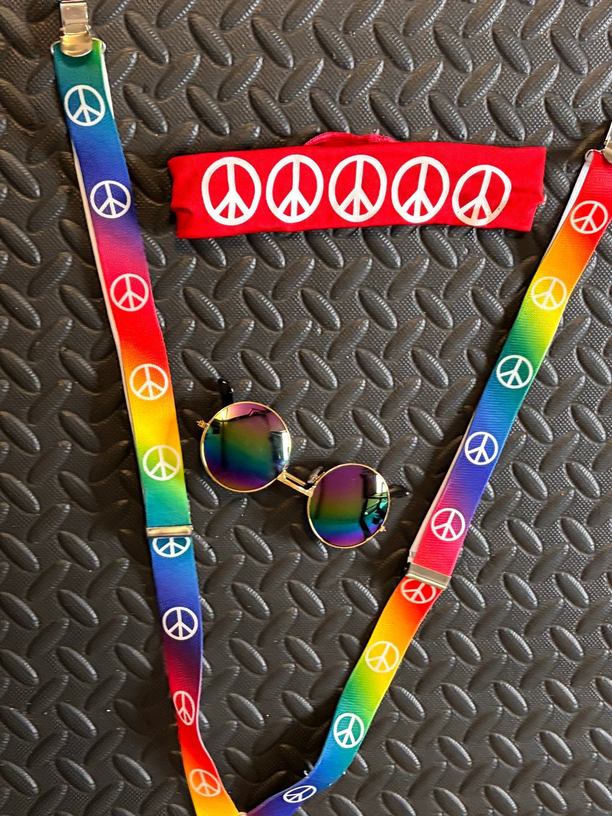 Hippie set: regenboog bretels, hoofdband, bril, Maat 42/44 (L), Ophalen of Verzenden, Accessoires, Overige thema's