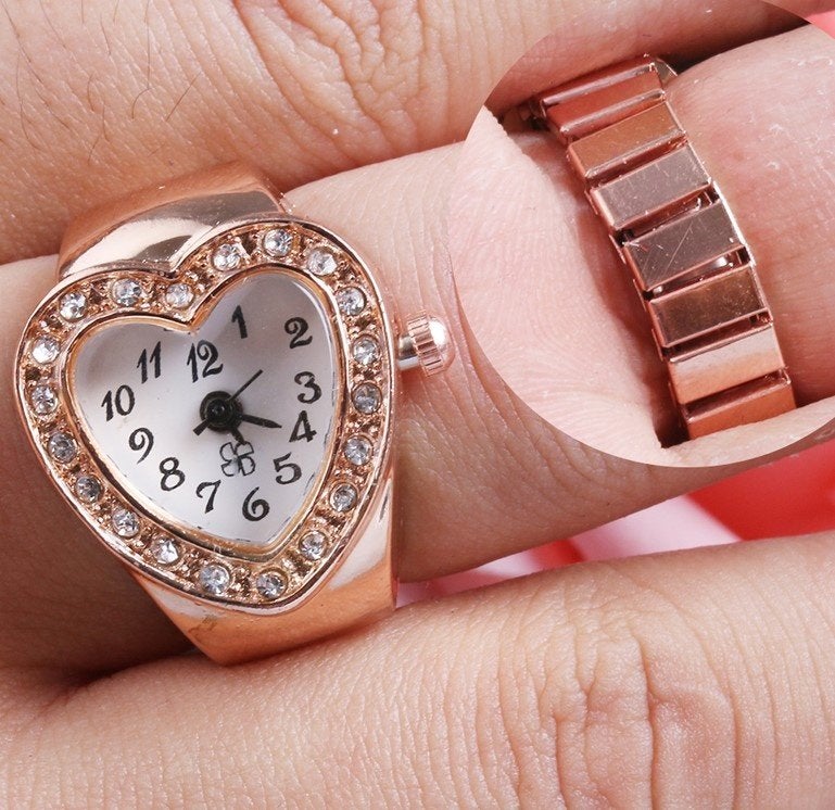 Hartvormige Ring Horloge met Strass - Roségoudkleur, IJzer of Staal, Nieuw, Ophalen of Verzenden, 17 tot 18