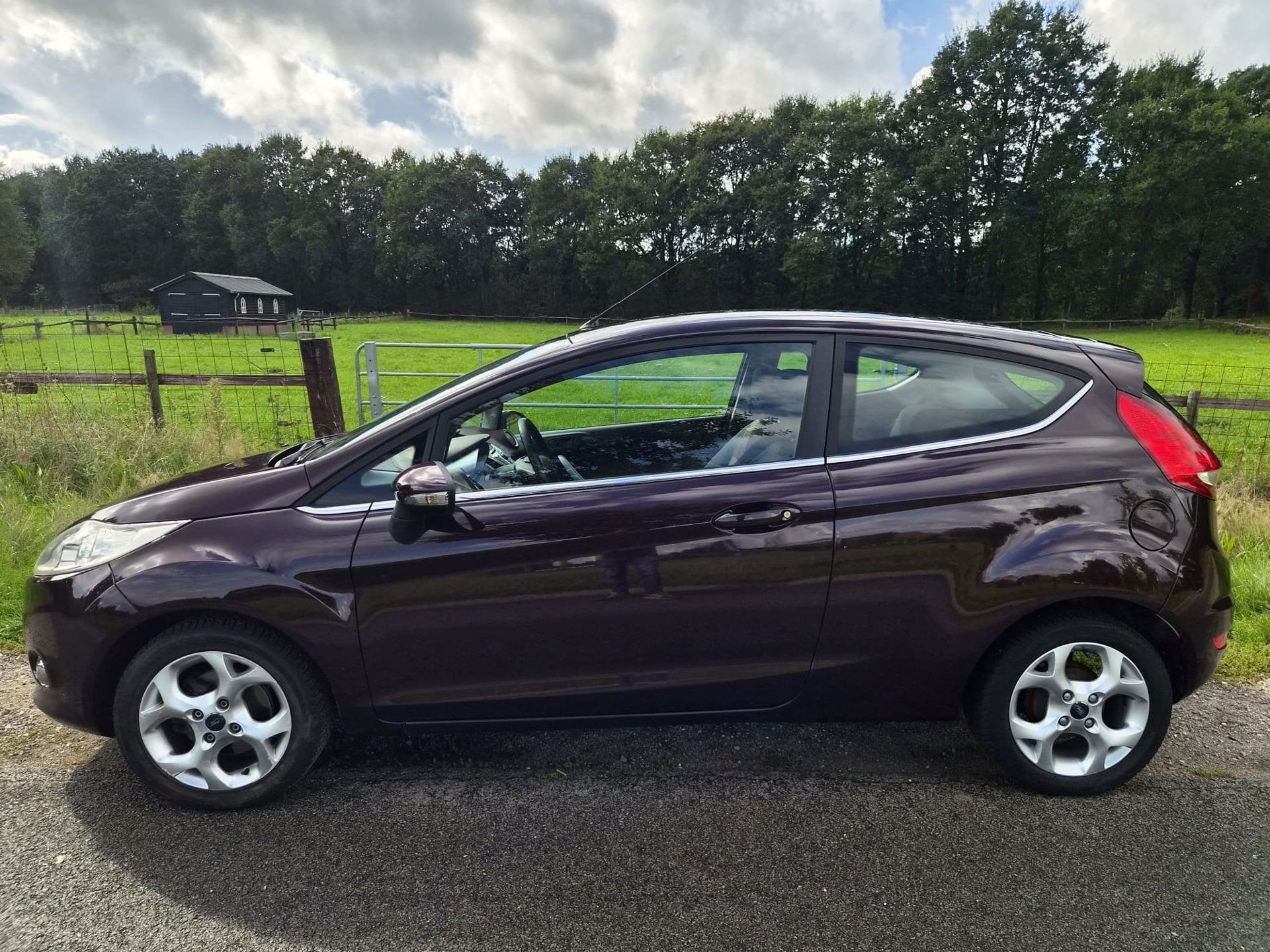 Ford FIESTA 1.4 Titanium nieuwe dis riem bij afl!, Voorwielaandrijving, Stof, Gebruikt, 4 cilinders