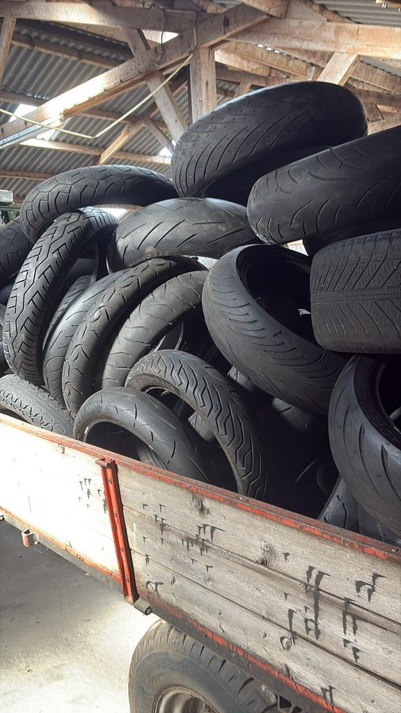60/100 stuks oude motor banden gratis af te halen, Brabant, Gebruikt, Info@jdtrading-services.nl, Ophalen of Verzenden