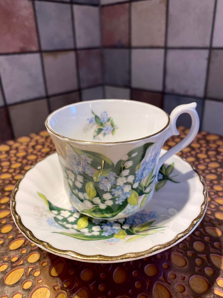 Royal Kendol,fine bone China,vintage kop en schotel,hoog 6, Ophalen of Verzenden