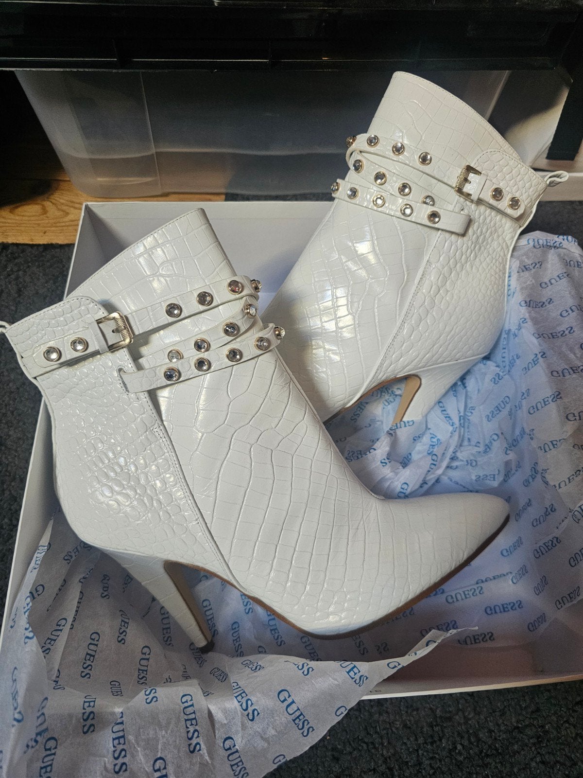 Guess Enkellaarzen Wit met Studs Maat 41, Guess, Wit, Lage of Enkellaarzen, Ophalen of Verzenden