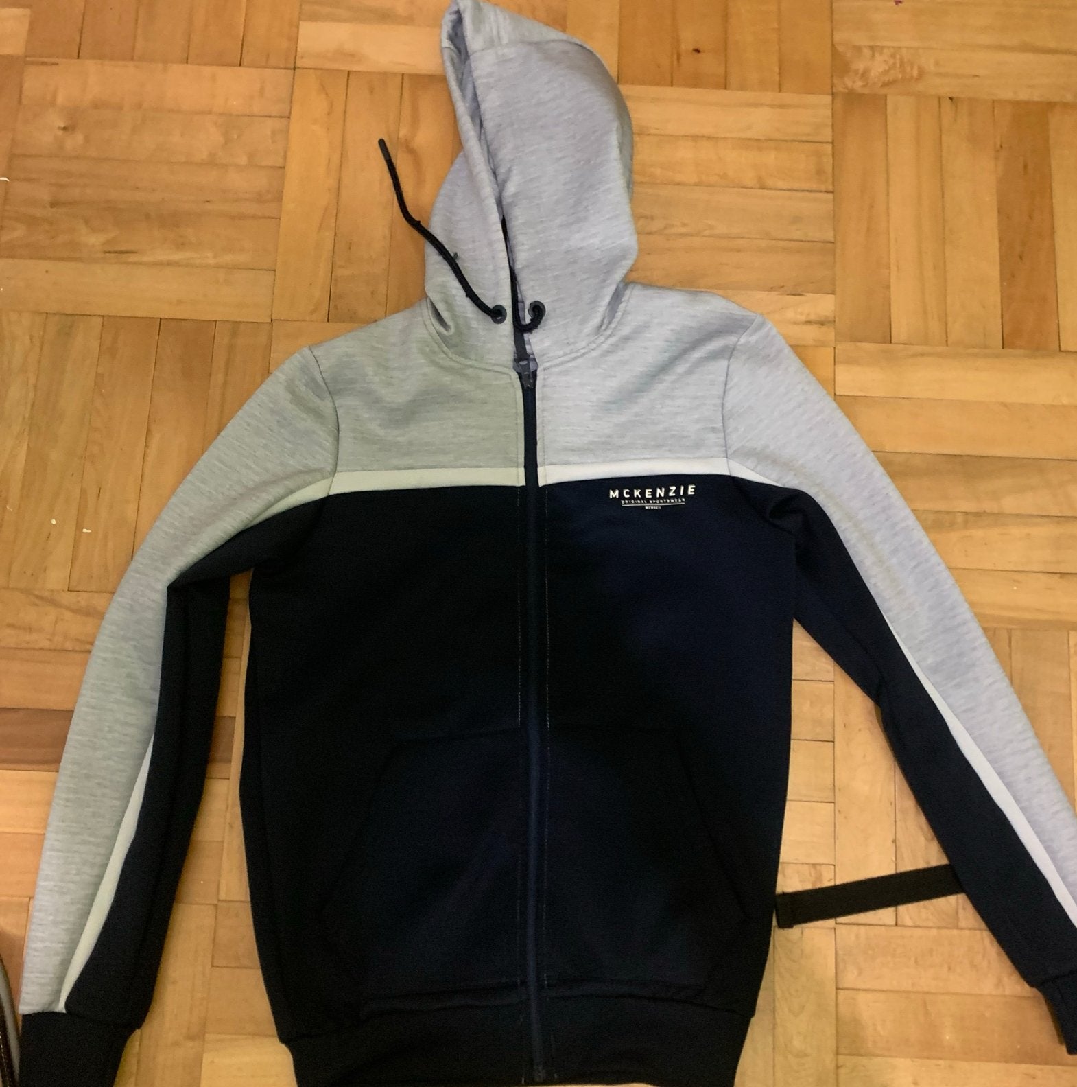 Mckenzie vest maat S, zo goed als nieuw, Kleding | Heren, Verzenden, Zo goed als nieuw, Maat 46 (S) of kleiner, Grijs