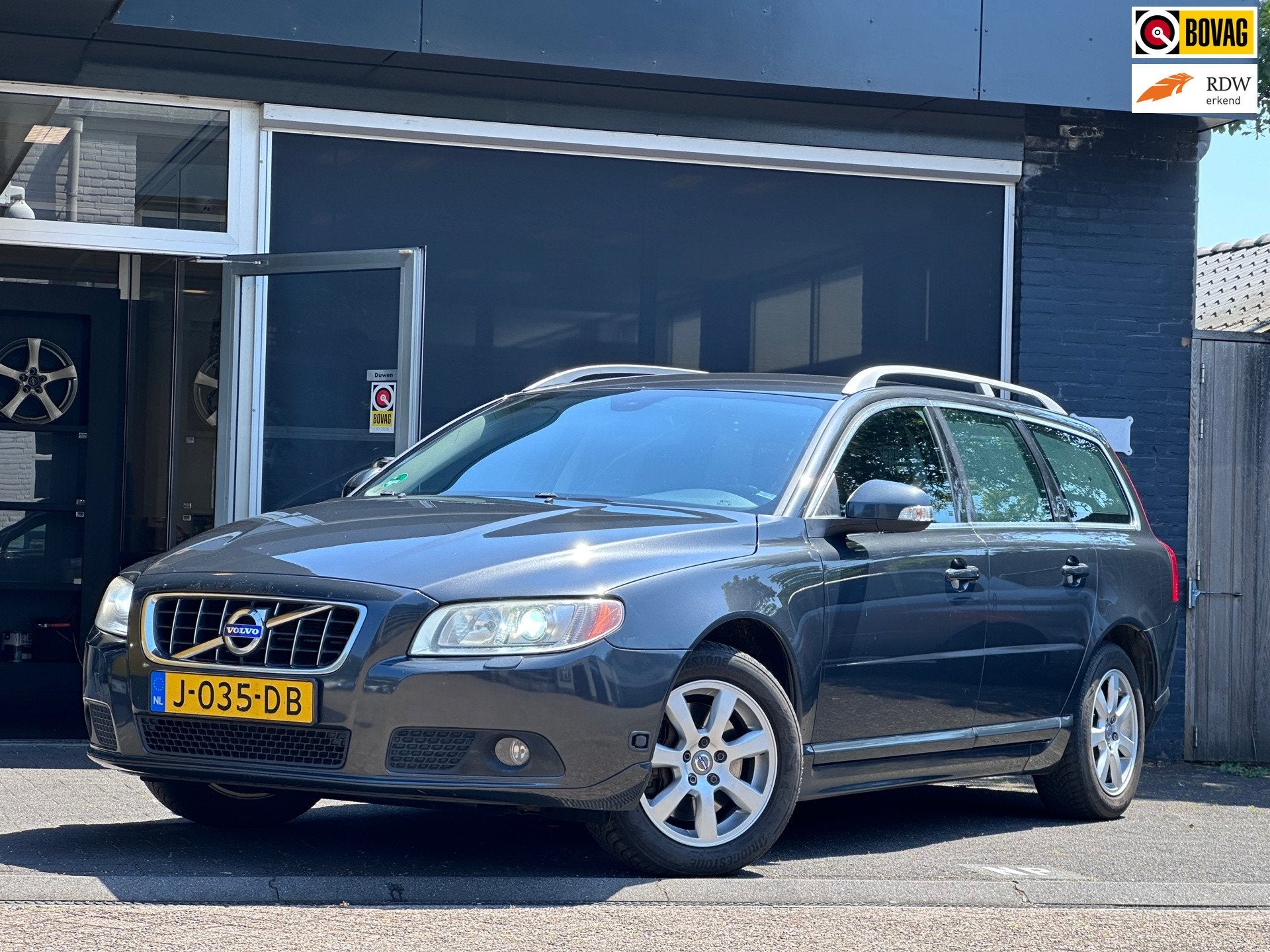 Volvo V70 2.5FT Kinetic AUTO / CLIMA / CRUISE / MEMORY / LED, Auto's, Zwart, Overige brandstoffen, 2521 cc, 1567 kg