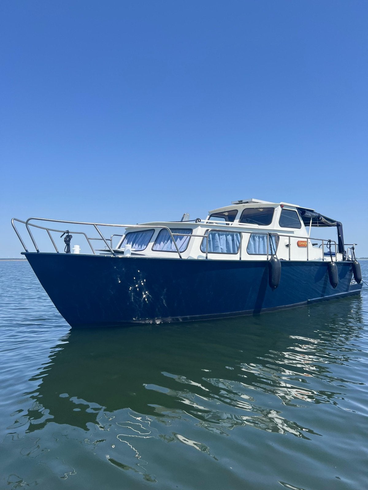 Mooie Dieze kruiser met open kuip. Direct klaar voor gebruik, Ophalen, 9 m, Gebruikt, Kajuitboot