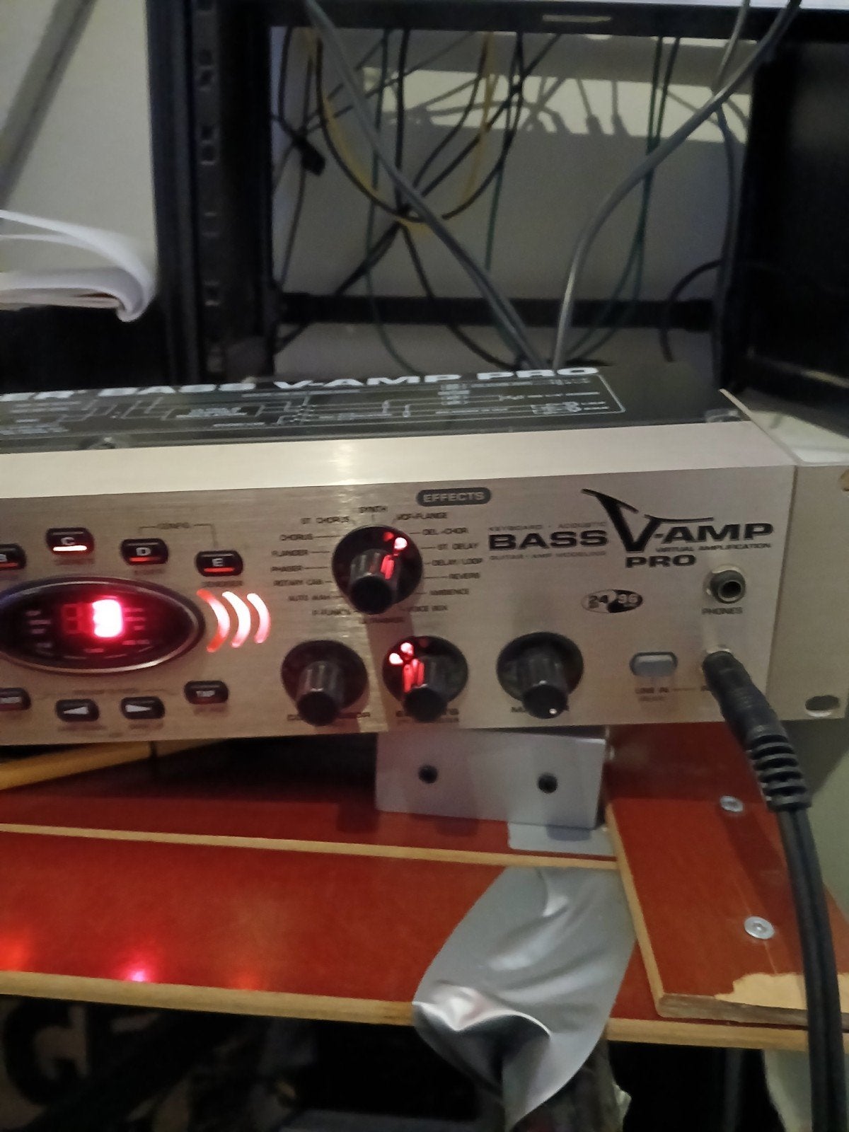 Behringer Bass v-amp pro te koop, Ophalen, Gebruikt, Basgitaar, Minder dan 50 watt