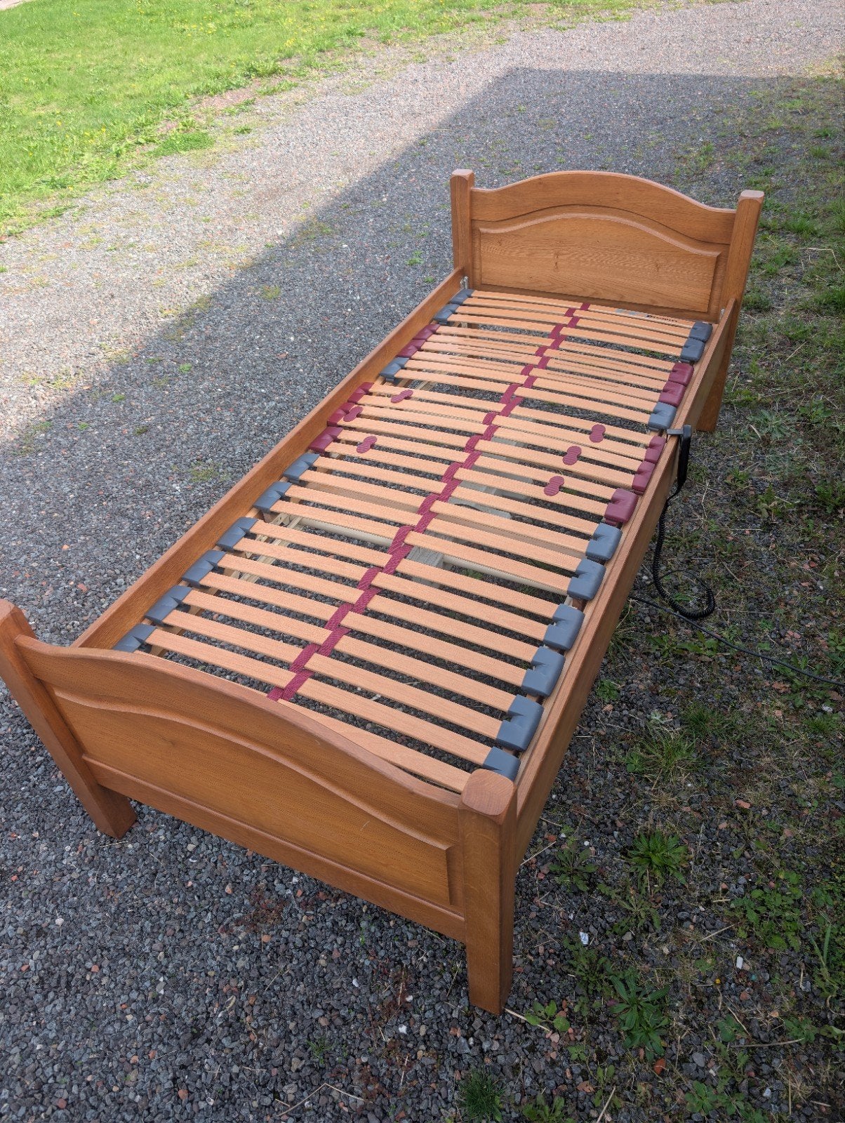 Eikenhouten 1-persoonsbed (90x200) met elektrische, Ophalen, Gebruikt, 90 cm, Eenpersoons