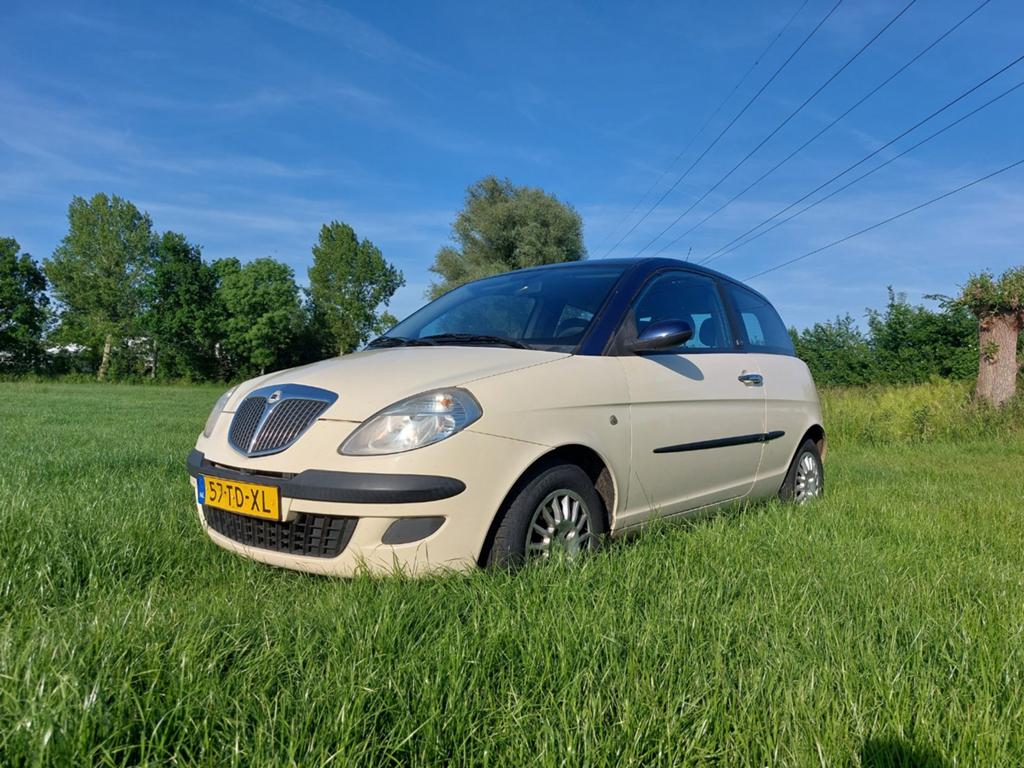 Lancia Ypsilon 1.2 2006 Wit, Auto's, Voorwielaandrijving, Stof, 400 kg, Wit