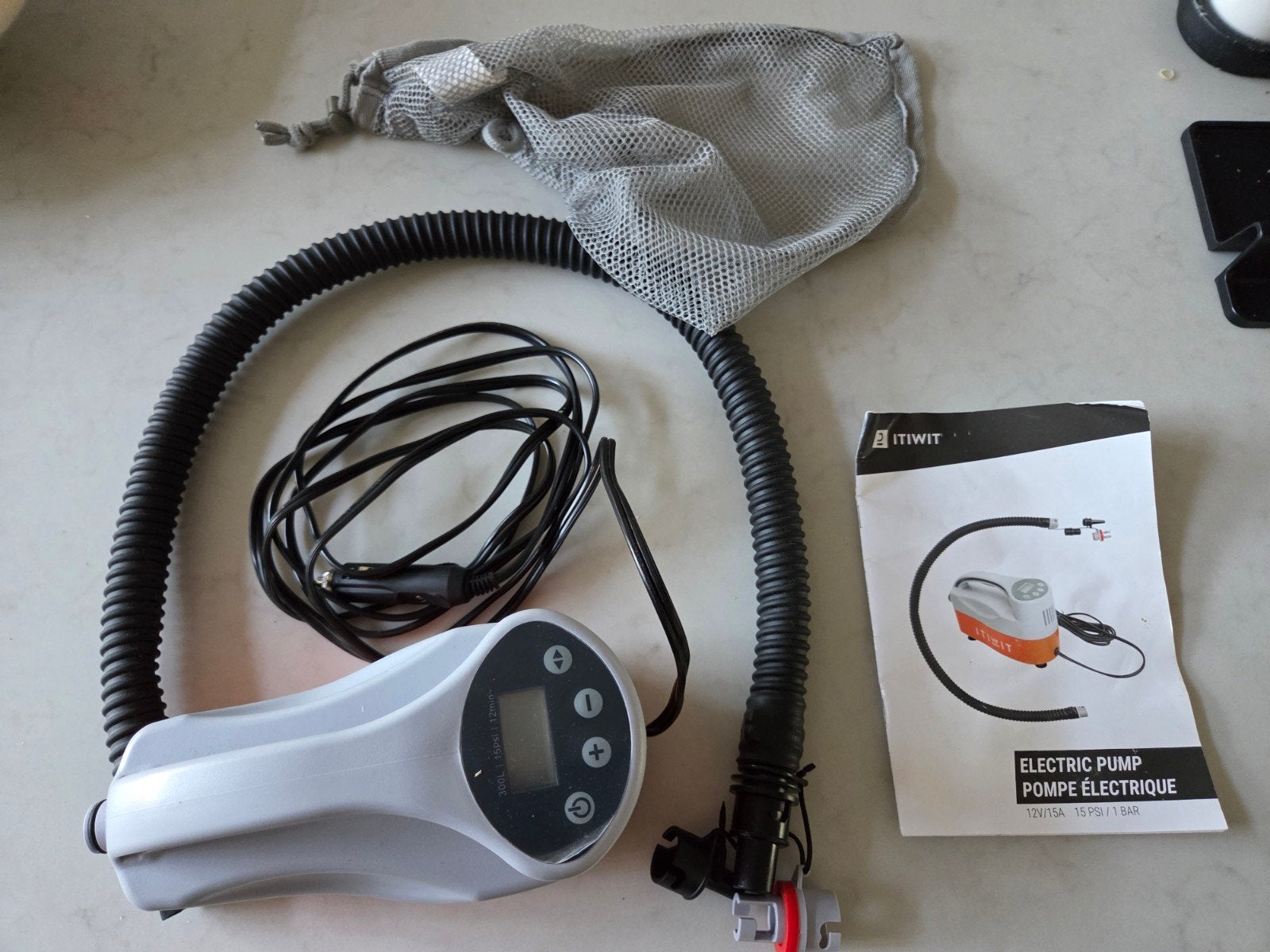 Decathlon Itiwit elektrische pomp 12V/15A, Caravans en Kamperen, Kampeeraccessoires, Ophalen, Zo goed als nieuw