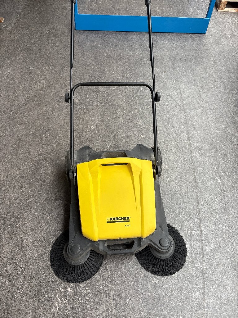 Karcher S650 hand veegmachine, Ophalen, Zo goed als nieuw, Beton, Klinkers