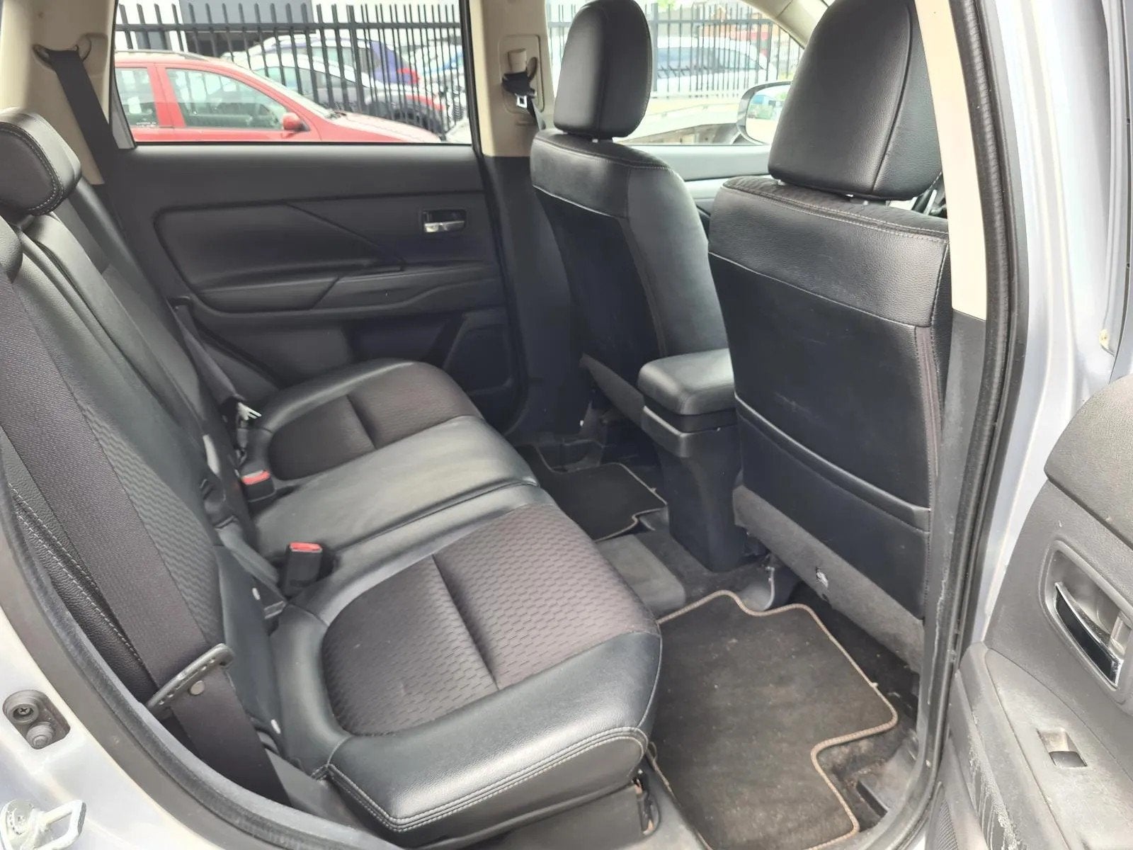 Foto 15 van Mitsubishi Outlander 2.0 PHEV AWD Hybride AUT.*AKTIEPRIJS!