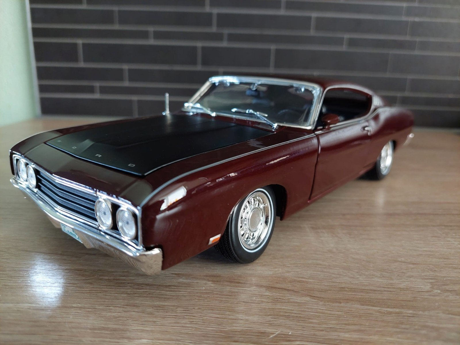 Maisto 1:18 Ford Torino Talladega 1969 - in doos, Hobby en Vrije tijd, Modelauto's | 1:18, Ophalen of Verzenden, Nieuw, Auto, Maisto