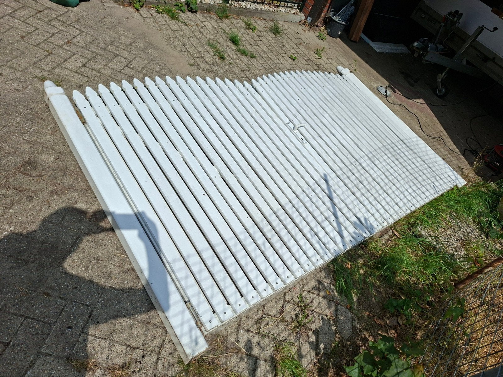 Wit houten tuinhek met draaislot, 2.80m breed, Ophalen, Met poort, Gebruikt, Tuinhek
