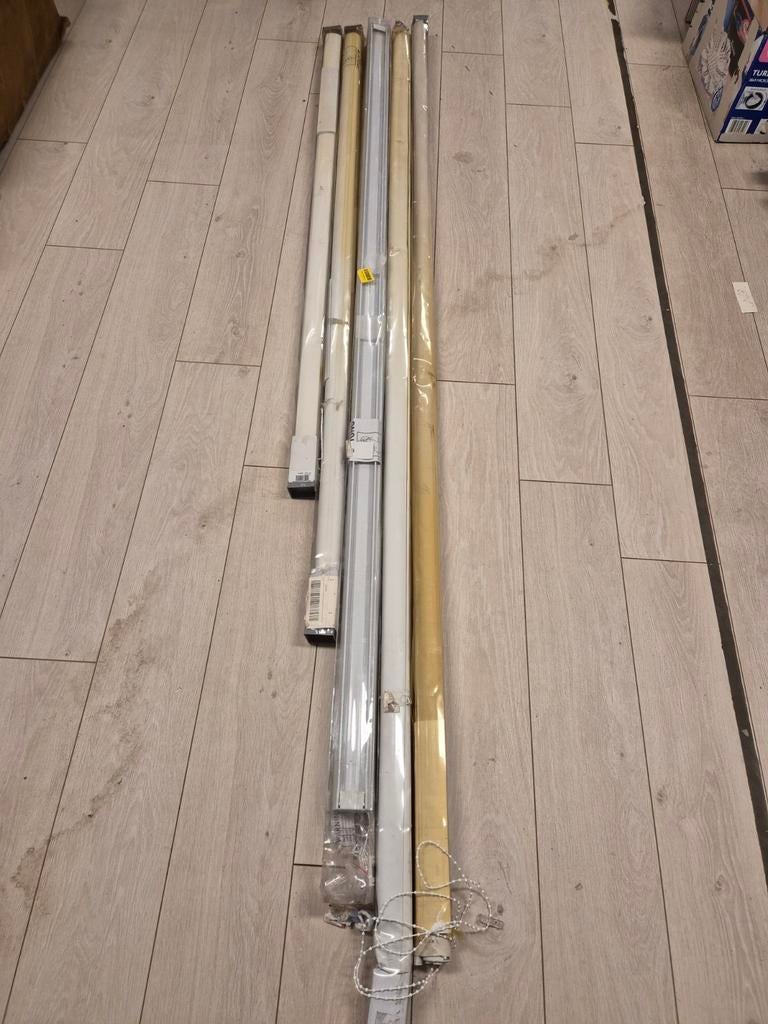Verschillende maten rolgordijnen (240, 220, 180 en 150cm), Ophalen, Gebruikt, -, -